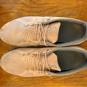 On Running Cloud Women’s Waterproof Shoes – Size 9– Blush Pink & Gray